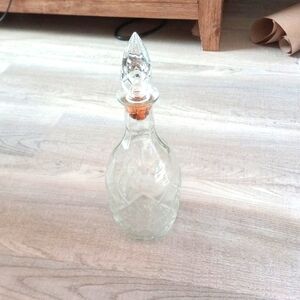 Stunning Liquor Decanter embossed on bottom - 1967 London Winery Limited